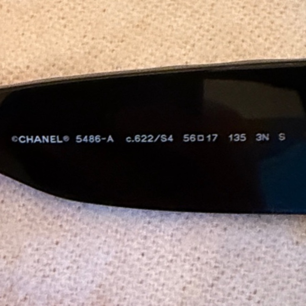 CHANEL Black Sunglasses for Women - Picture 4 of 7